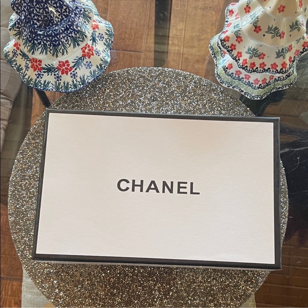 Chanel Box 11x7x3.75, New, Perfect For Small Goods
Size: OS
$45/$45